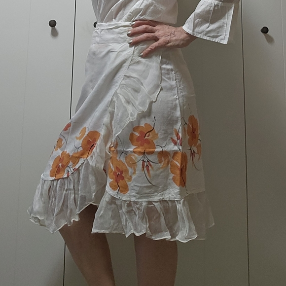 Women’s skirt - Picture 3 of 4